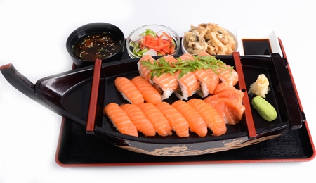 salmon_sushi_boat.jpg